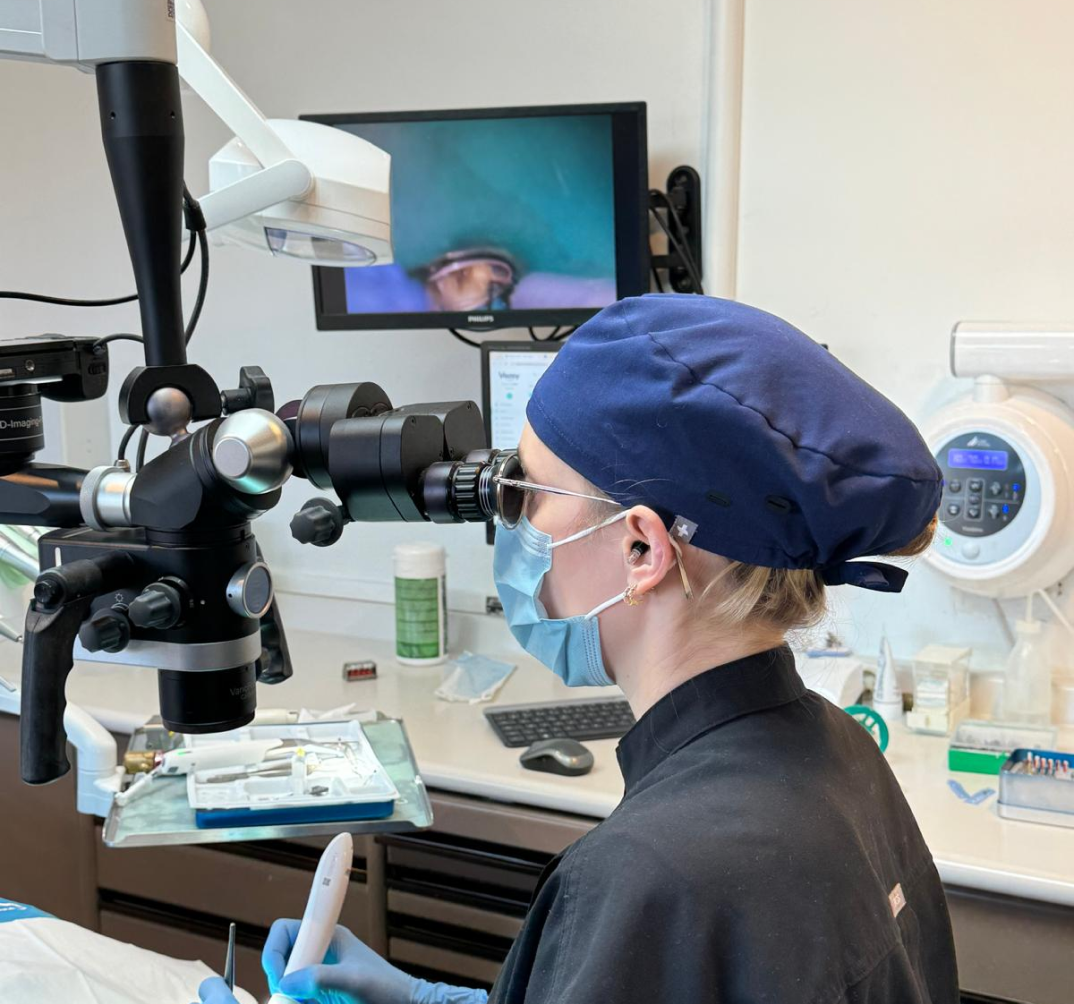 microscope operatoire à Garches Dr Luna Maeva